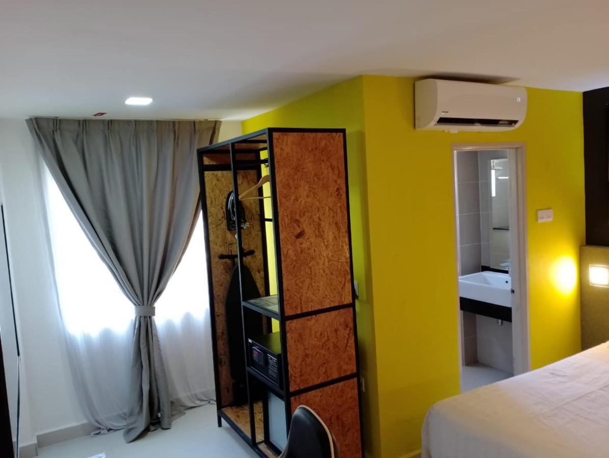 Tunas Resort Петалинг Джая Екстериор снимка