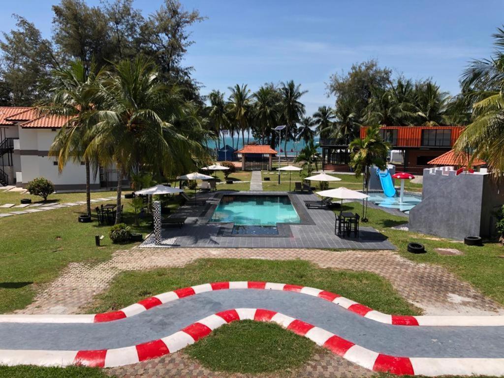 Tunas Resort Петалинг Джая Екстериор снимка