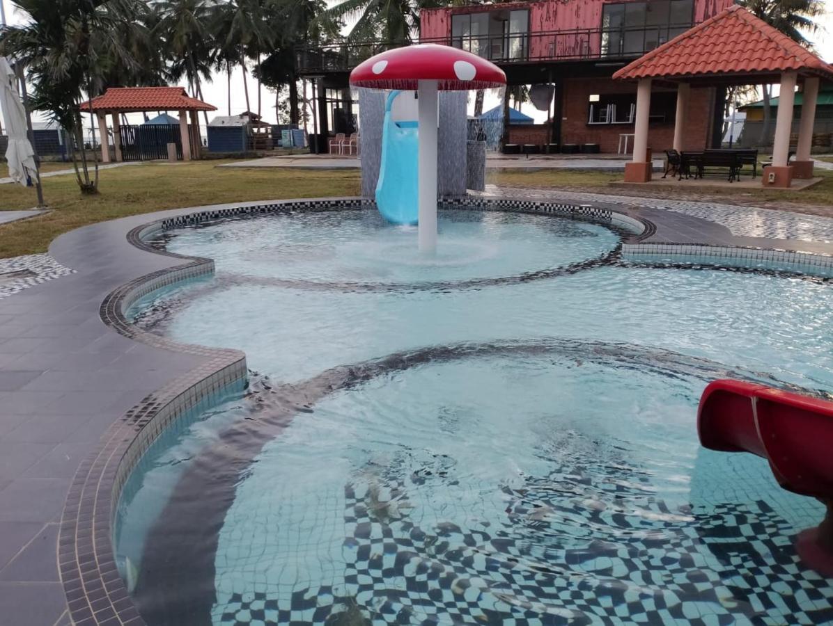 Tunas Resort Петалинг Джая Екстериор снимка